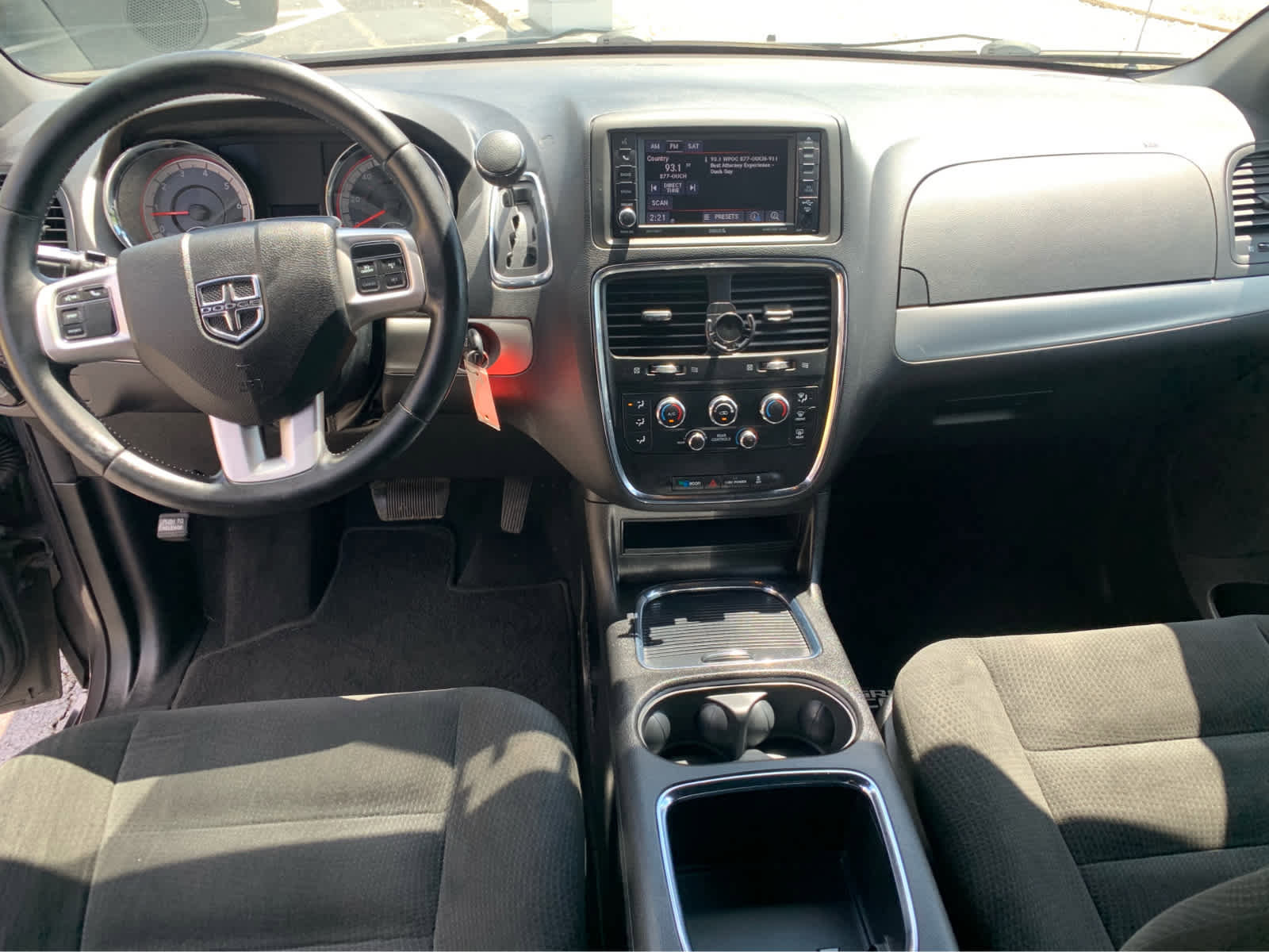 Used 2015 Dodge Grand Caravan SXT w/ Blacktop Package FWD image 10