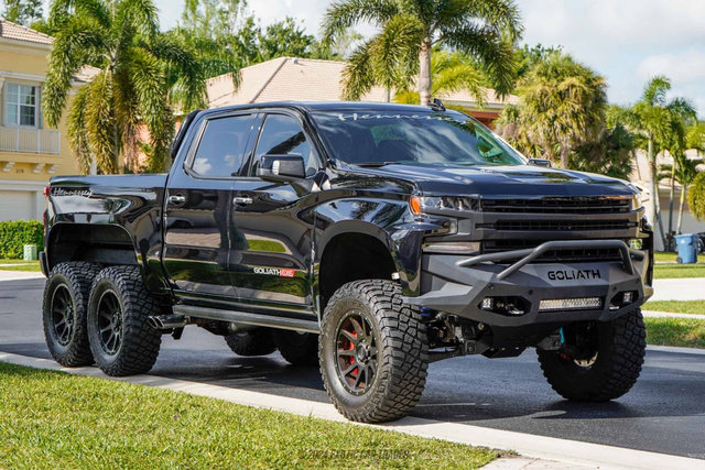 Used 2019 Chevrolet Silverado 1500 High Country w/ Technology Package AWD/4WD image 12