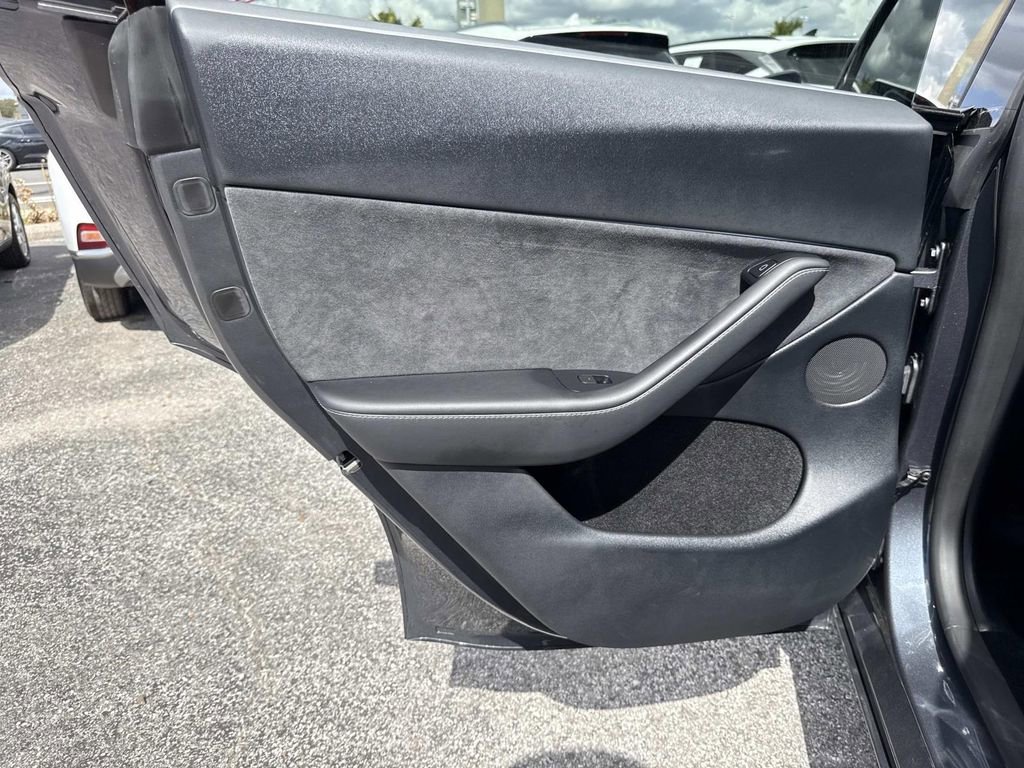 Used 2023 Tesla Model Y Long Range image 11