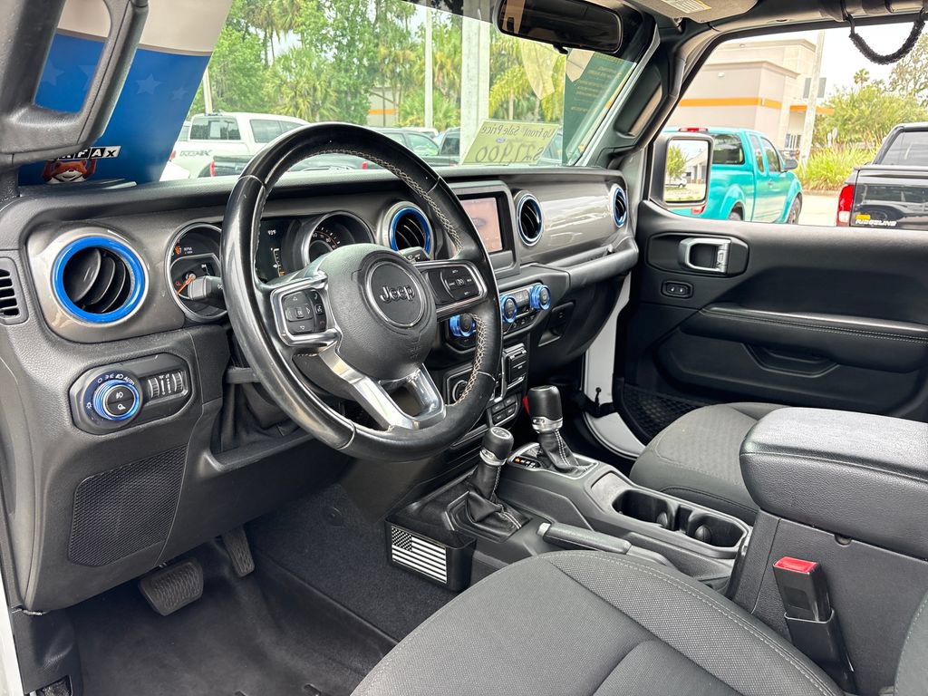 Used 2020 Jeep Gladiator Overland w/ Safety Group AWD/4WD image 6