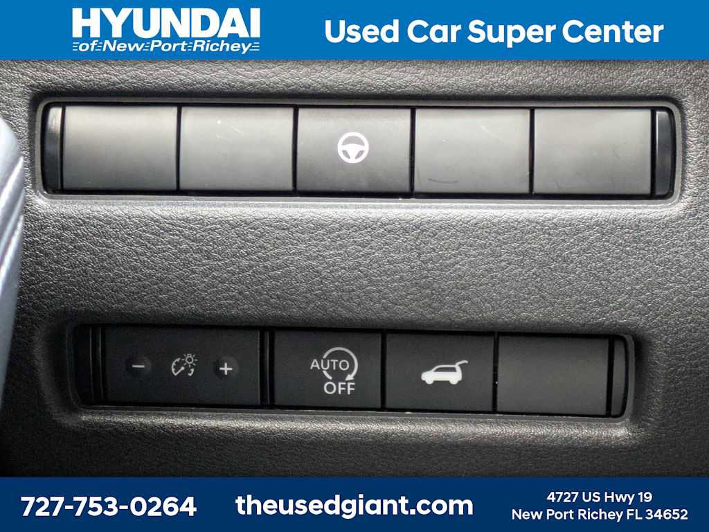 Used 2025 Nissan Rogue SL image 33