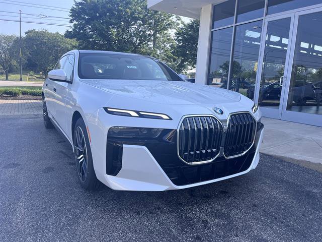 New 2025 BMW 740i xDrive image 1