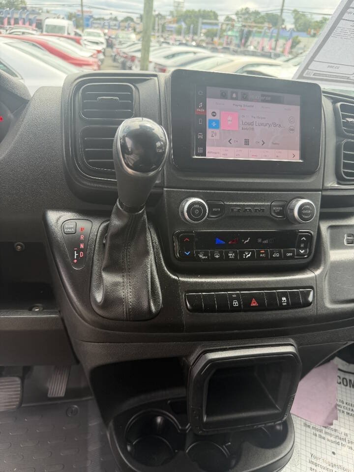 Used 2025 RAM ProMaster 2500 w/ Convenience Group FWD image 4