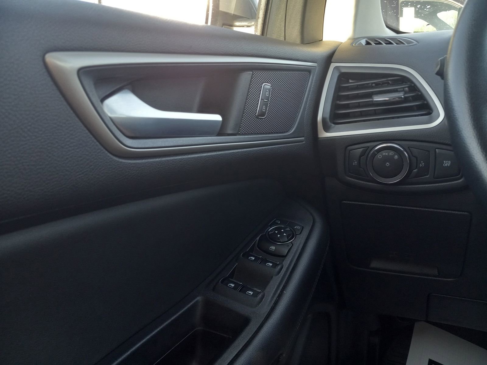 Used 2024 Ford Edge SEL image 24