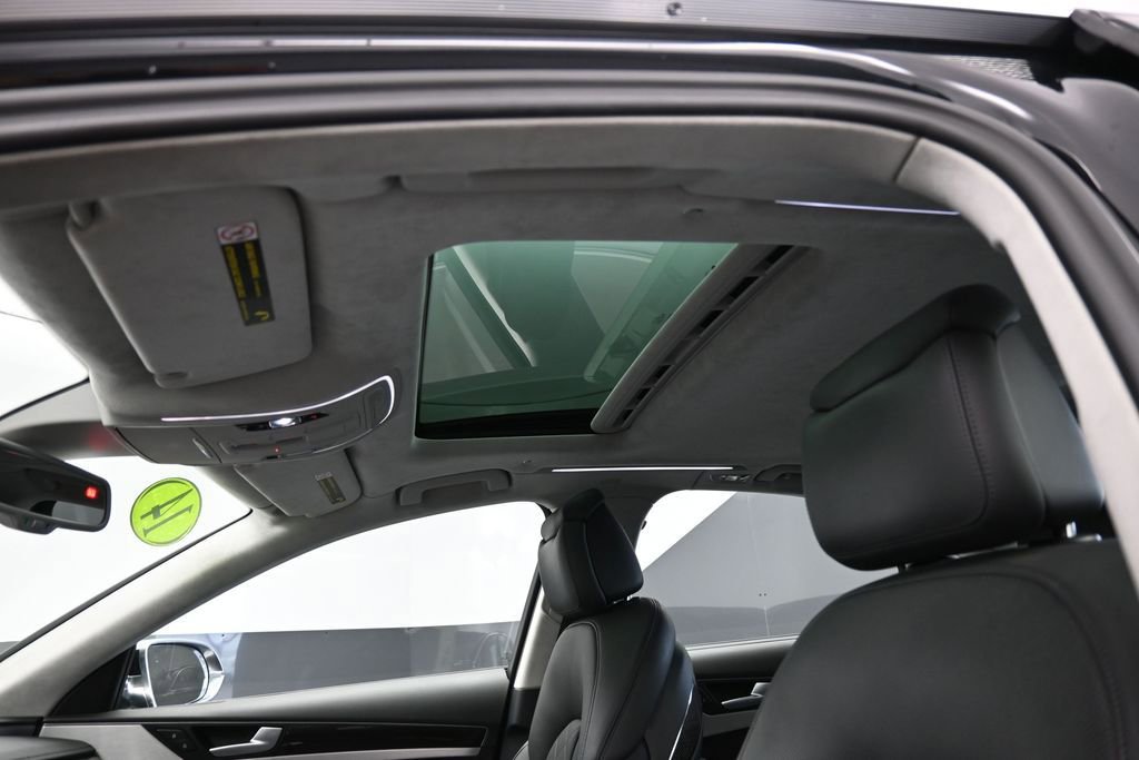 Used 2014 Audi S8 AWD/4WD image 33