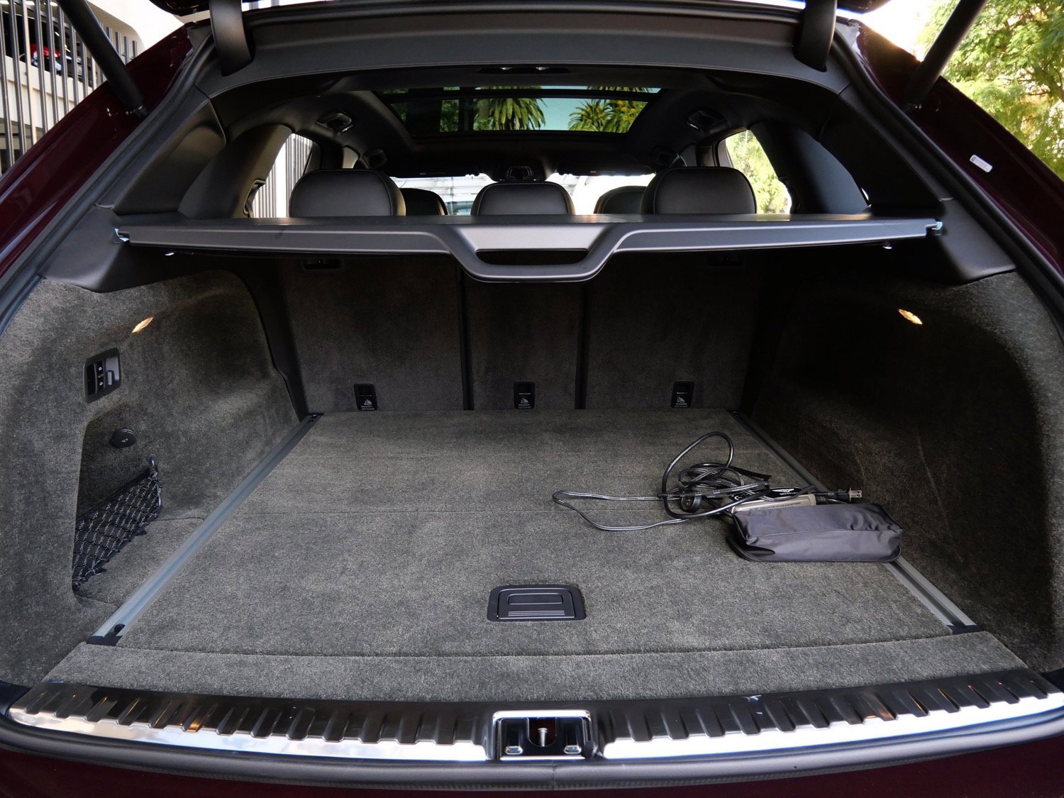 Used 2022 Bentley Bentayga V8 image 24