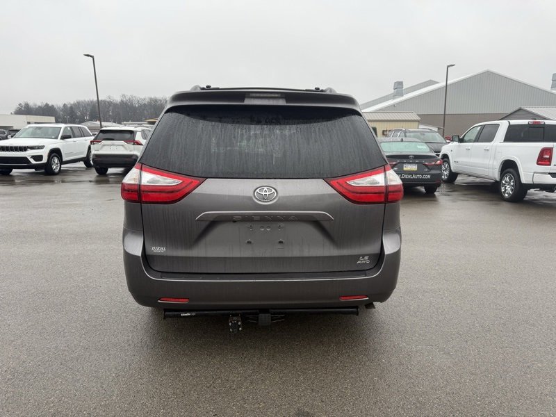 Used 2017 Toyota Sienna LE image 7