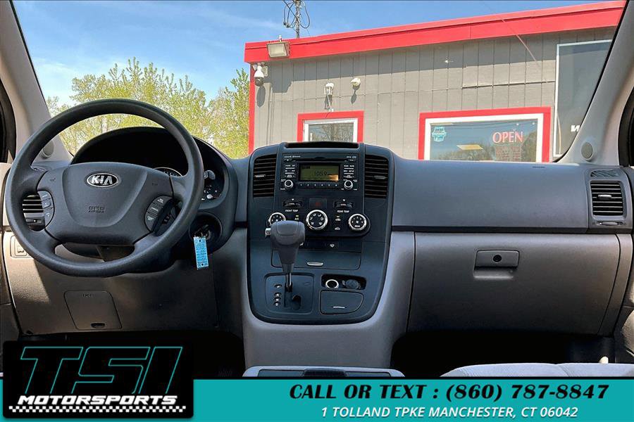 Used 2014 Kia Sedona LX image 32