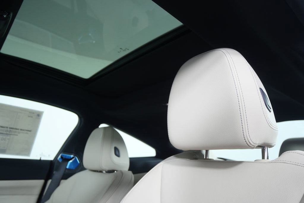 New 2026 BMW M440i Coupe w/ Premium Package RWD image 12