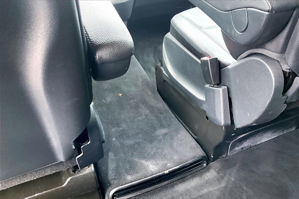 Used 2018 Mercedes-Benz Metris Passenger image 32