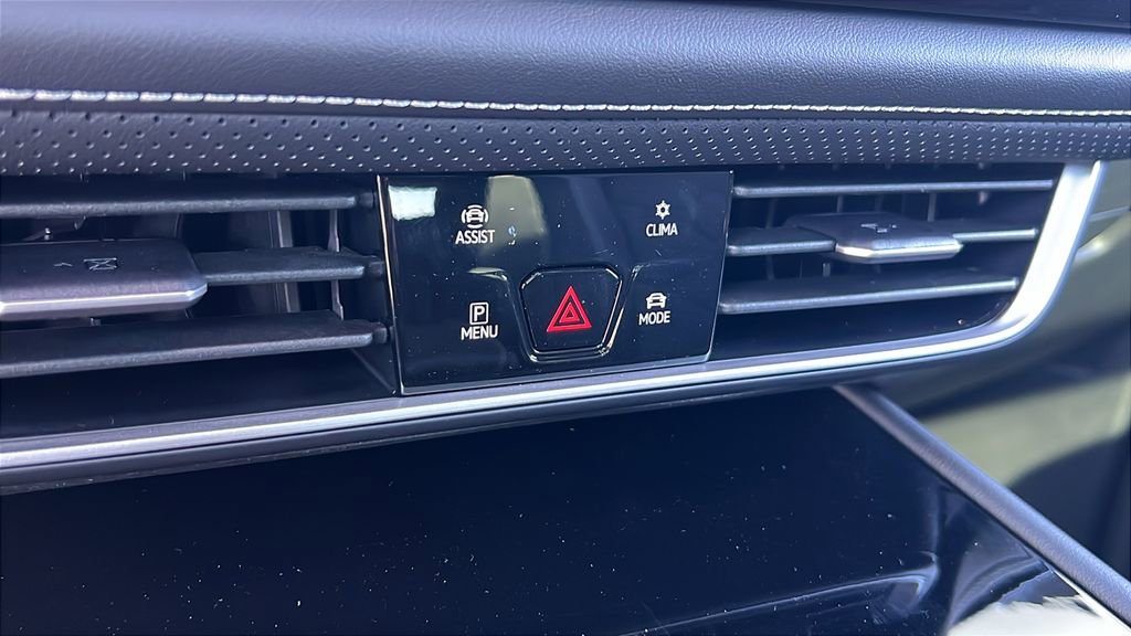 New 2026 Volkswagen Atlas Cross Sport SE image 25