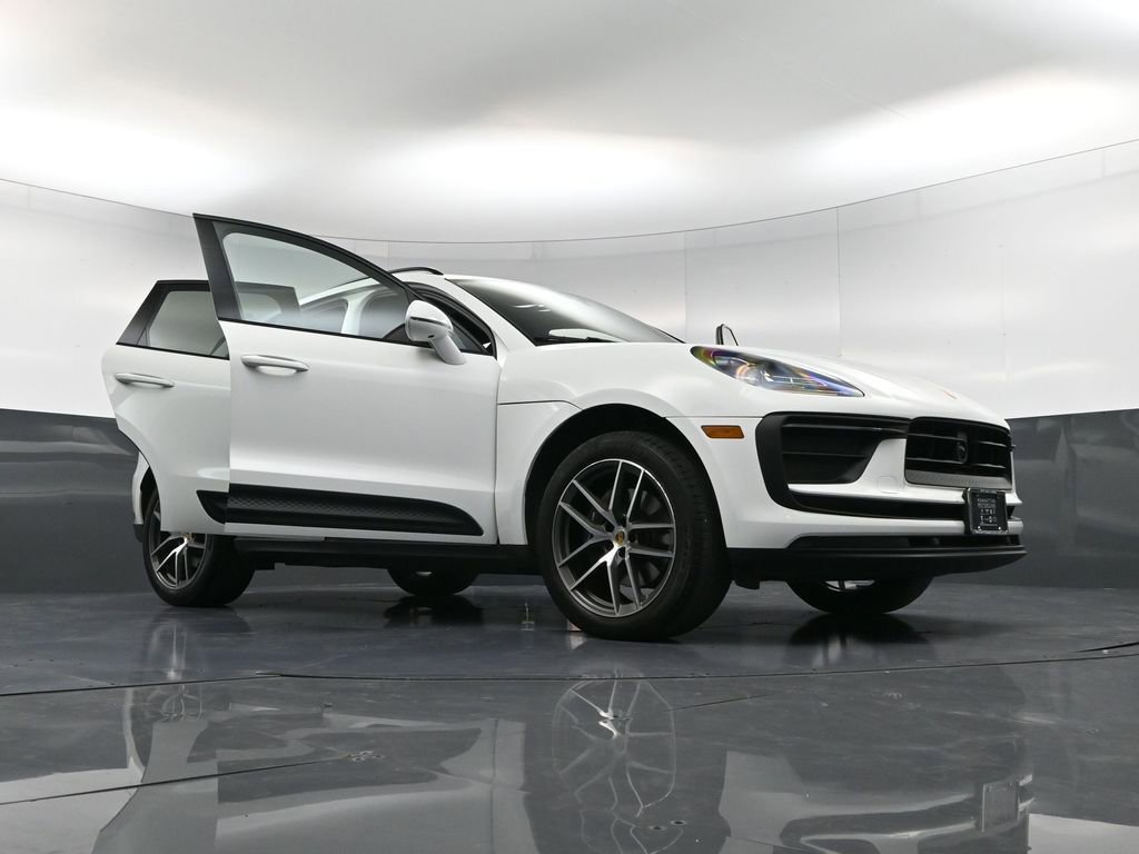 Certified 2023 Porsche Macan Turbo image 37