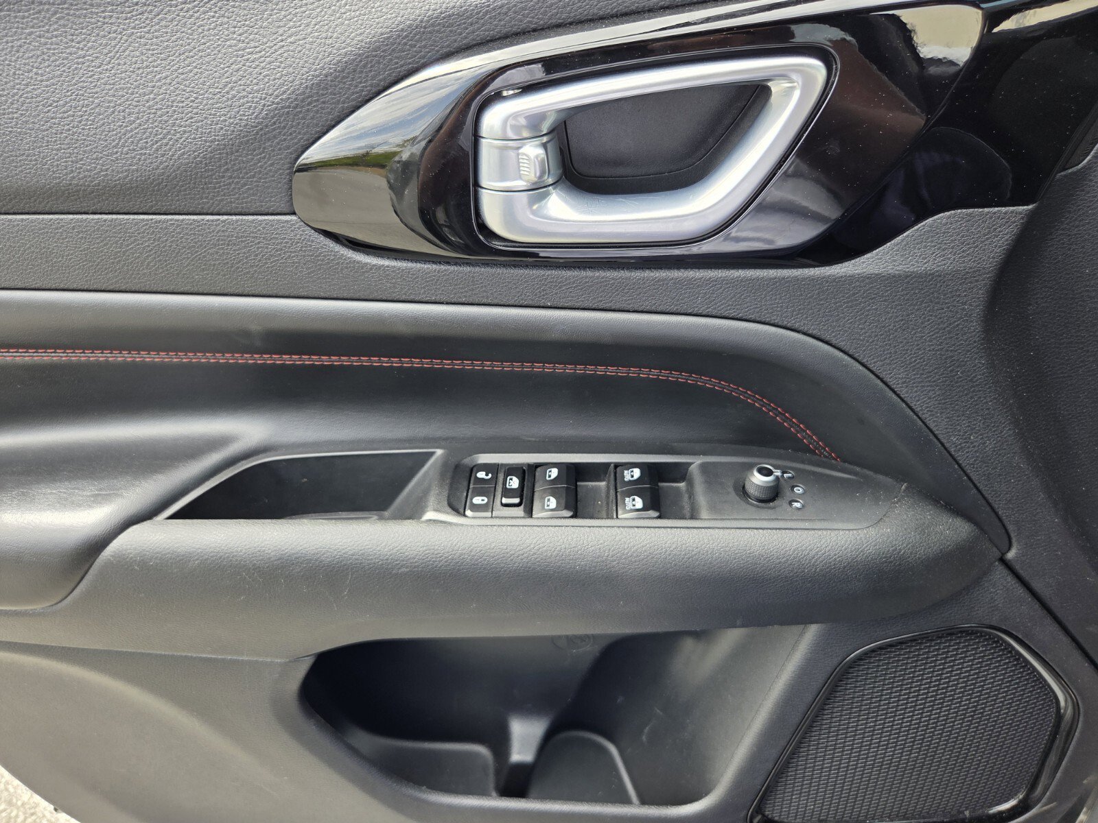 Used 2023 Jeep Compass Trailhawk image 25