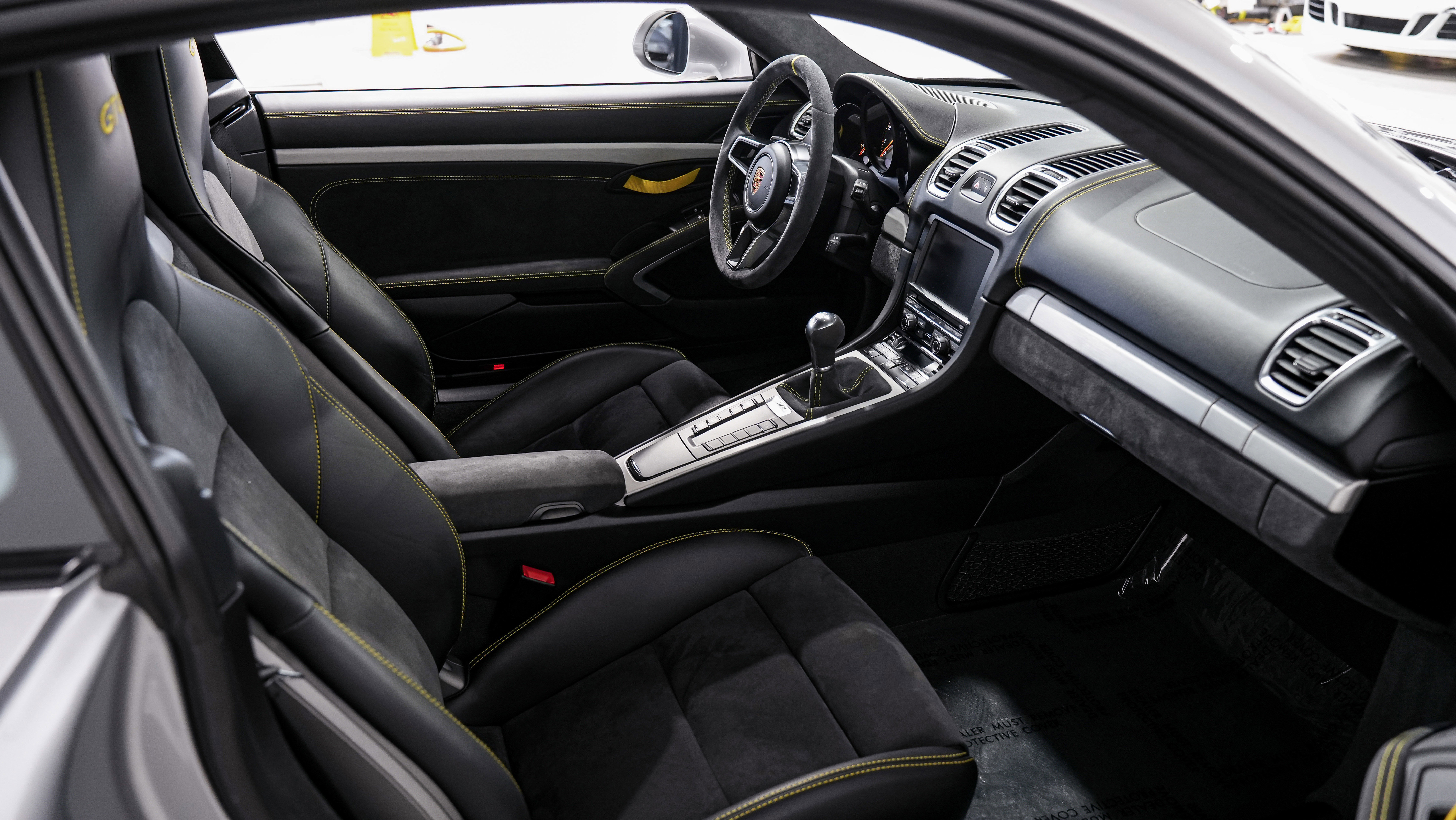 Used 2016 Porsche Cayman GT4 RWD image 12