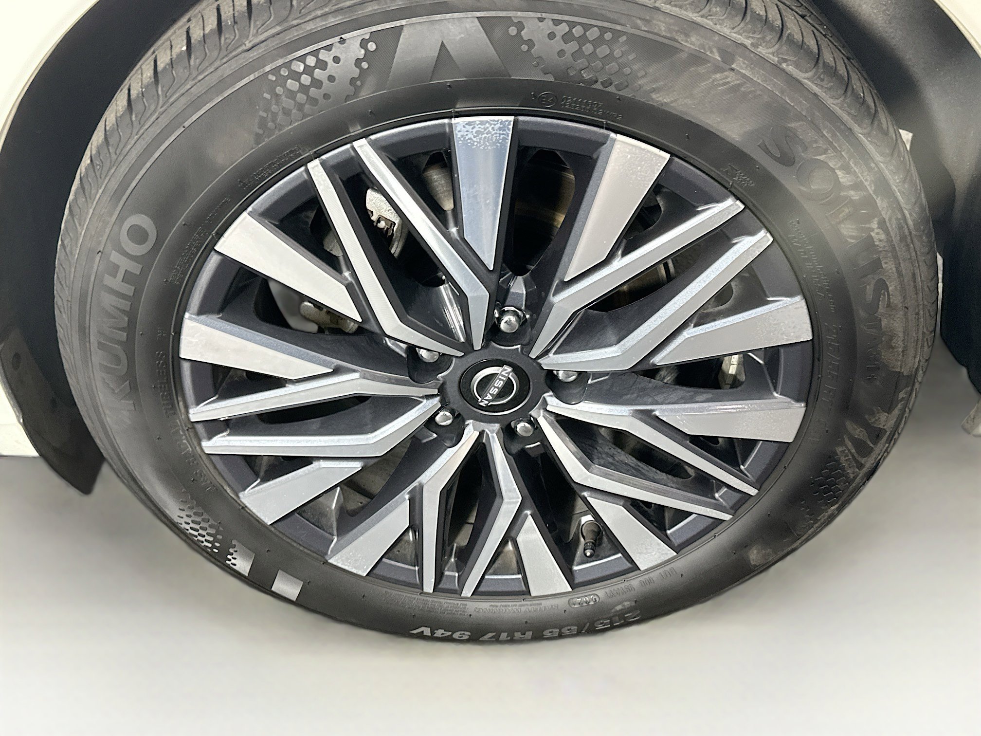 Used 2025 Nissan Altima 2.5 SV image 11