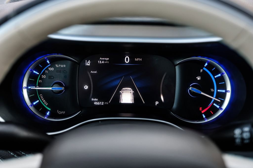 Used 2019 Chrysler Pacifica Limited w/ Advanced Safetytec Group image 18