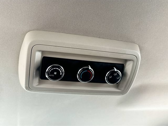 Used 2019 Dodge Journey SE FWD image 23