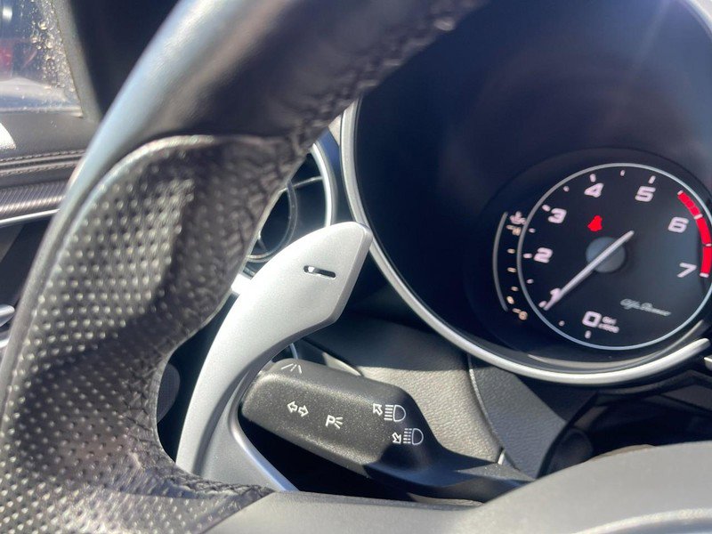 Used 2022 Alfa Romeo Giulia Veloce image 22