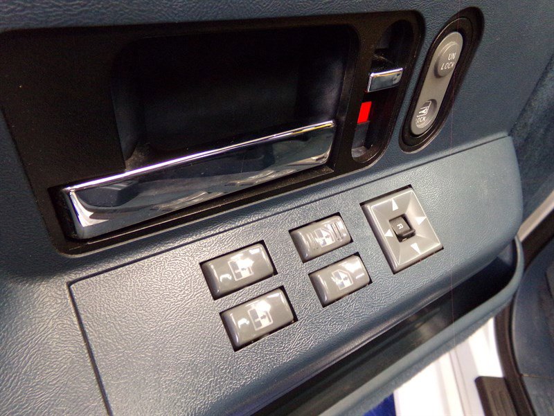 Used 1994 Chevrolet Suburban K1500 4WD image 61