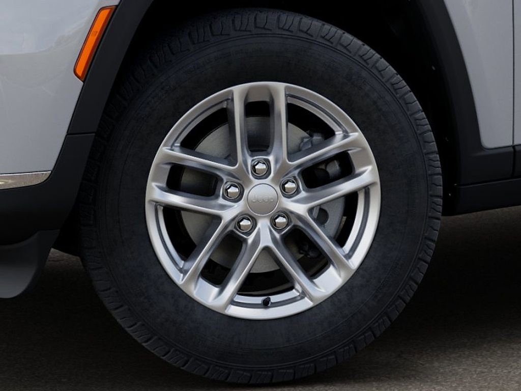 New 2025 Jeep Grand Cherokee L Laredo w/ Luxury Tech Group I image 8