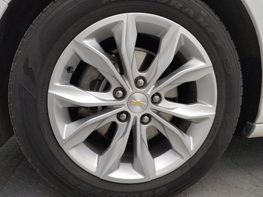 Used 2022 Chevrolet Malibu LT FWD image 31