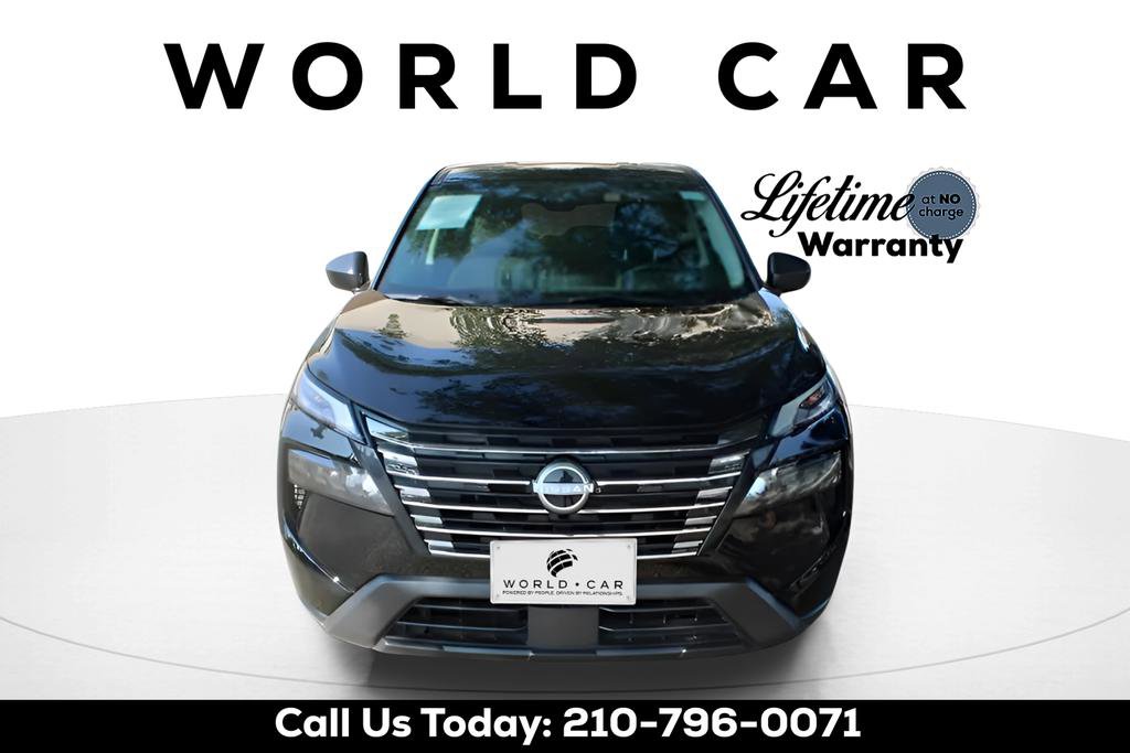 Used 2024 Nissan Rogue S image 2