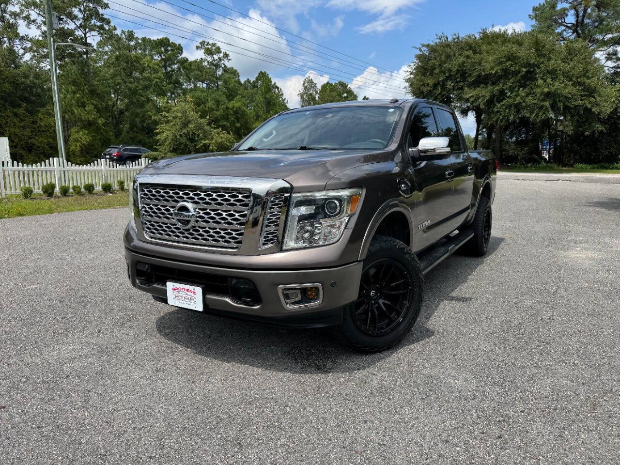 Used 2017 Nissan Titan Platinum Reserve AWD/4WD image 29