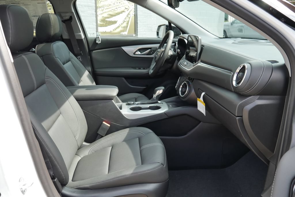 New 2026 Chevrolet Blazer LT w/ Sound & Technology Package AWD/4WD image 9