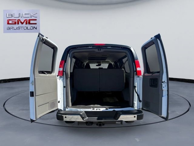 Used 2024 Chevrolet Express 3500 LS w/ Chrome Appearance Package RWD image 11