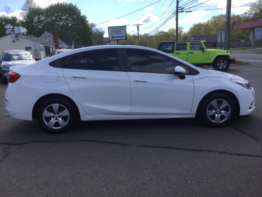 Used 2017 Chevrolet Cruze LS FWD image 7
