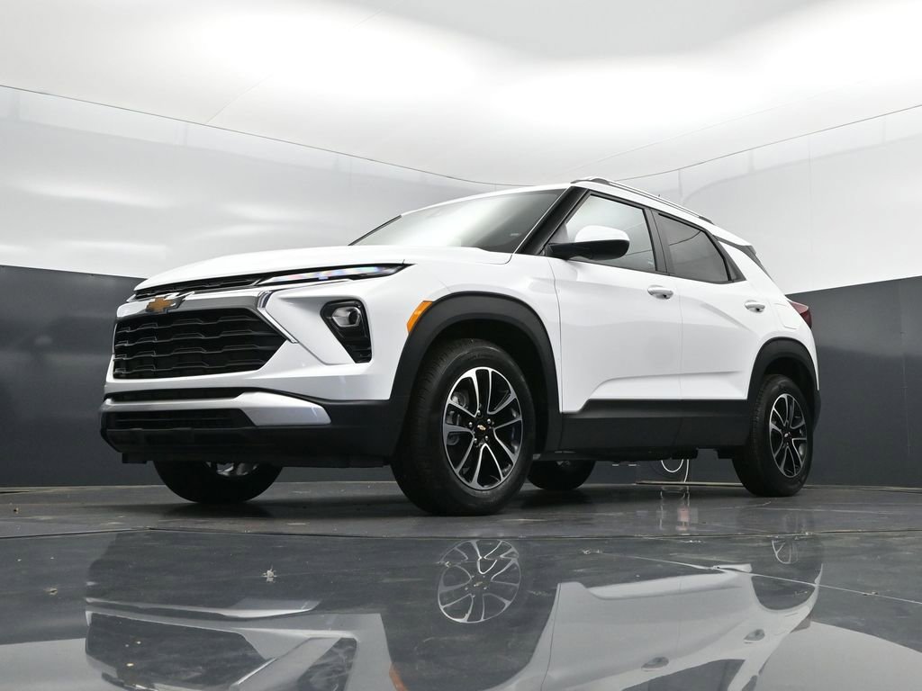 New 2026 Chevrolet TrailBlazer LT w/ LT Cold Weather Package FWD image 38