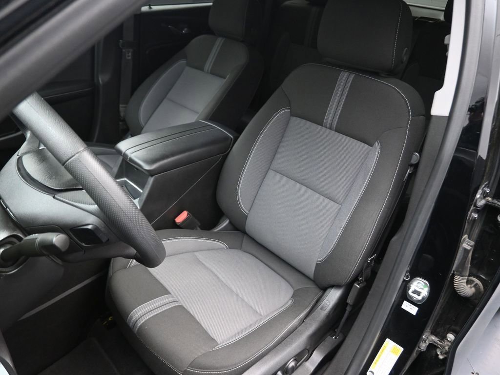 Used 2025 Chevrolet Blazer LT FWD image 11
