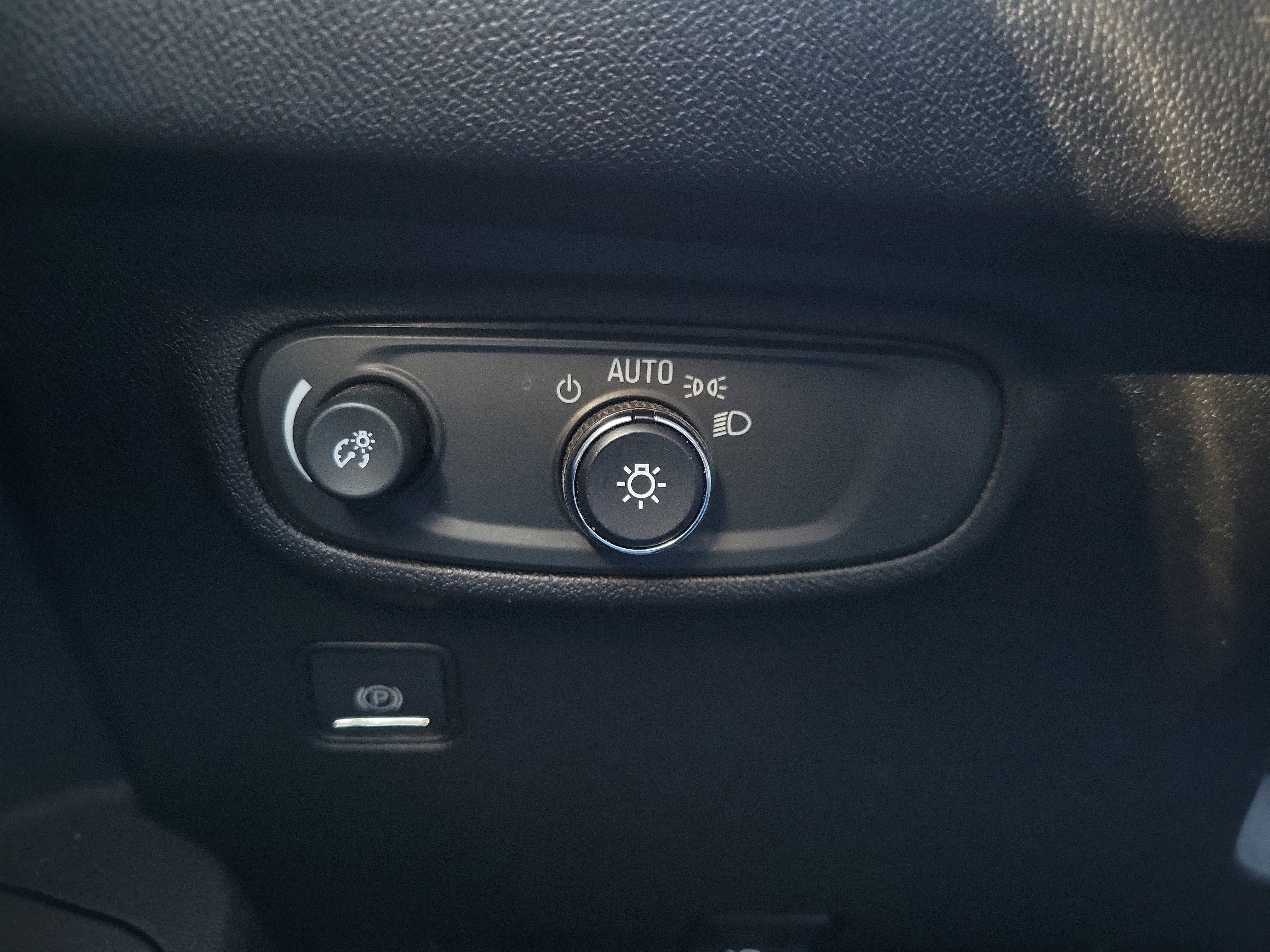 Used 2019 GMC Terrain SLE w/ Driver Convenience Package image 30