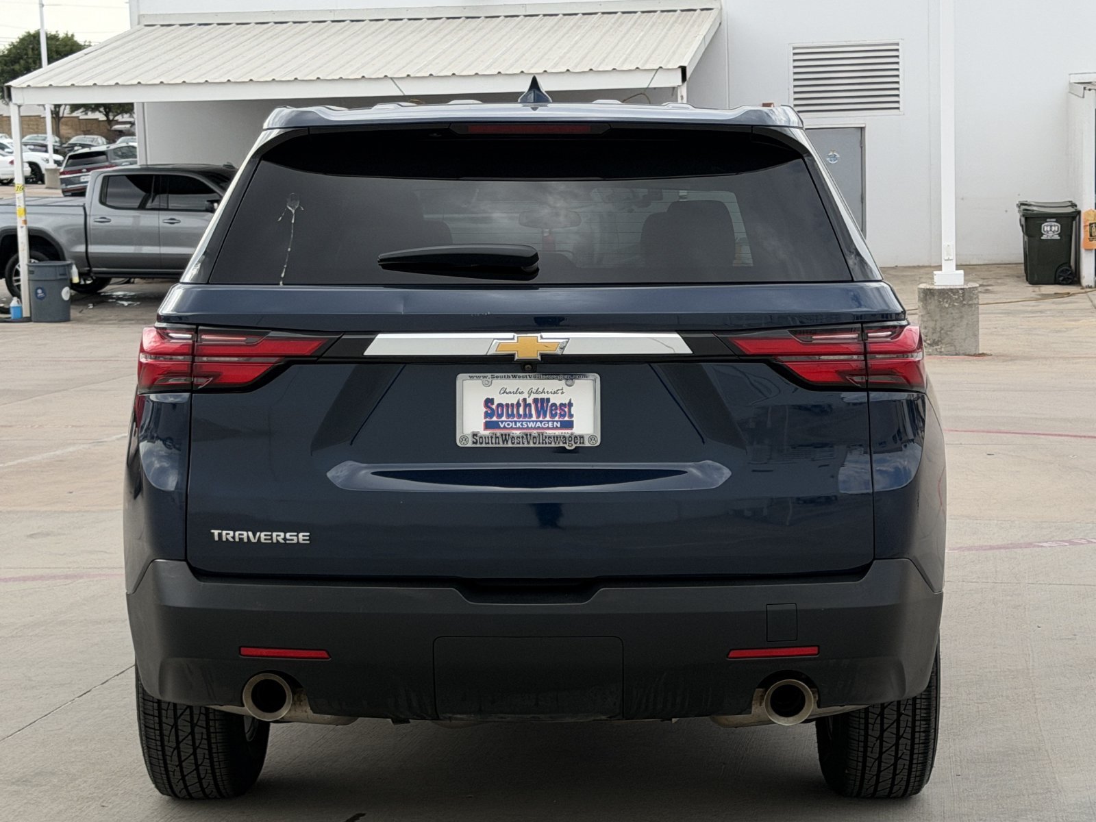 Used 2022 Chevrolet Traverse LS FWD image 5