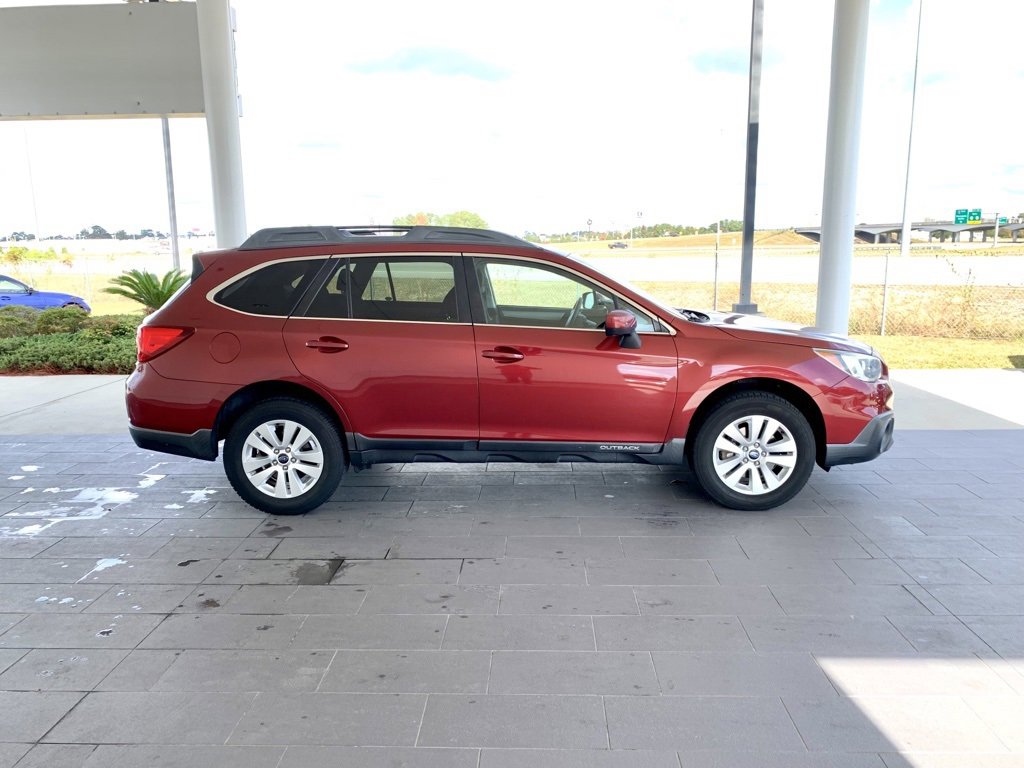 Used 2017 Subaru Outback 2.5i Premium image 4