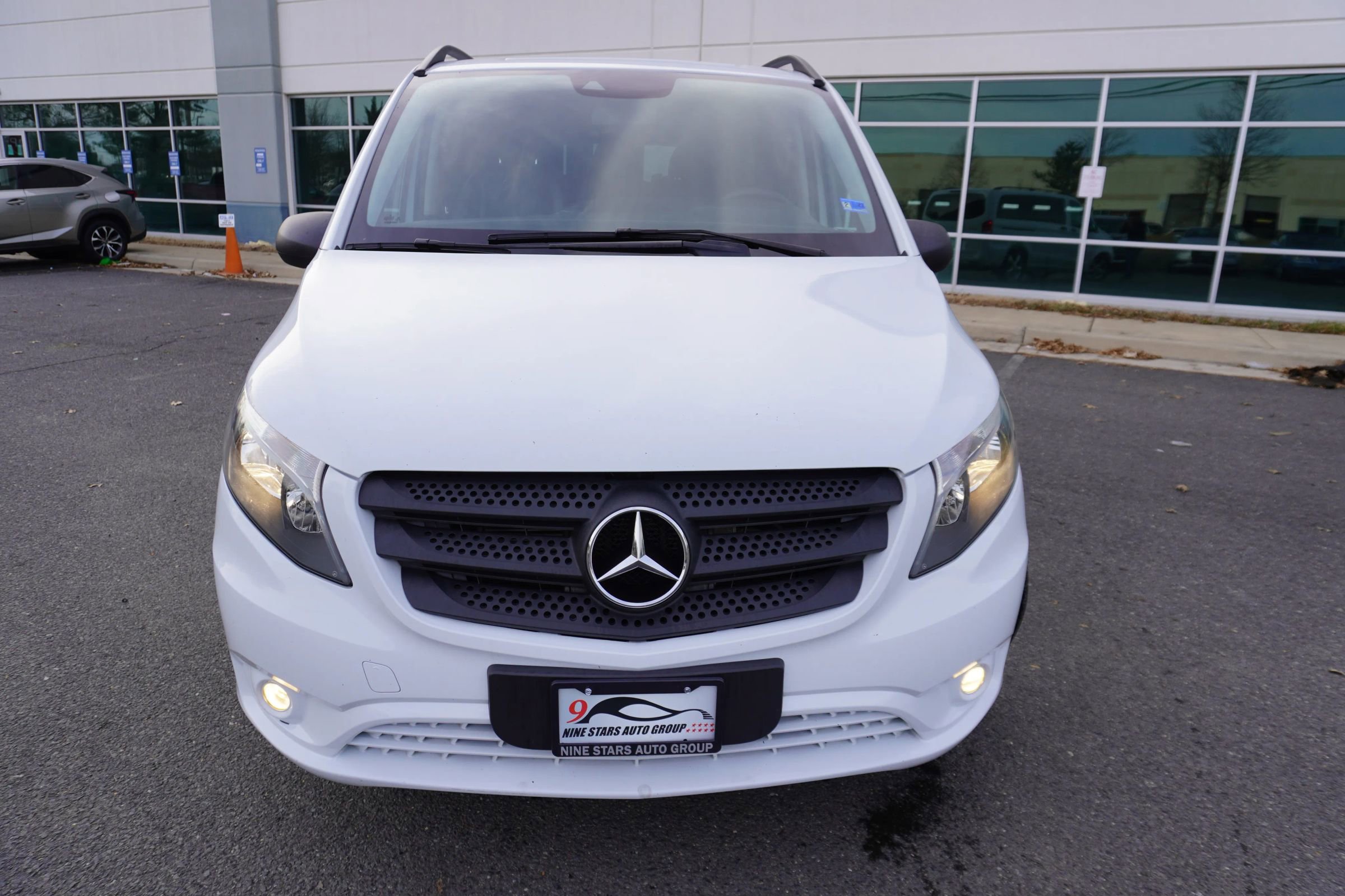 Used 2016 Mercedes-Benz Metris Passenger image 2
