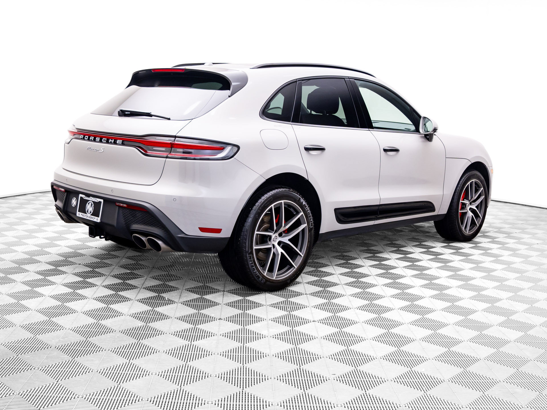 Certified 2023 Porsche Macan S AWD/4WD image 8