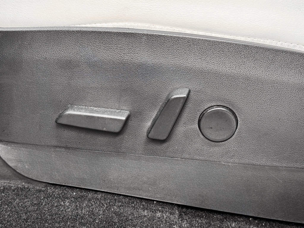 Used 2020 Tesla Model Y Long Range image 6