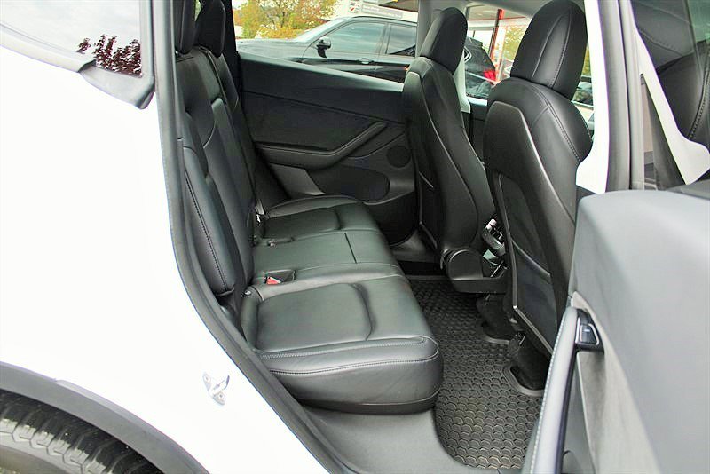 Used 2020 Tesla Model Y Long Range image 24