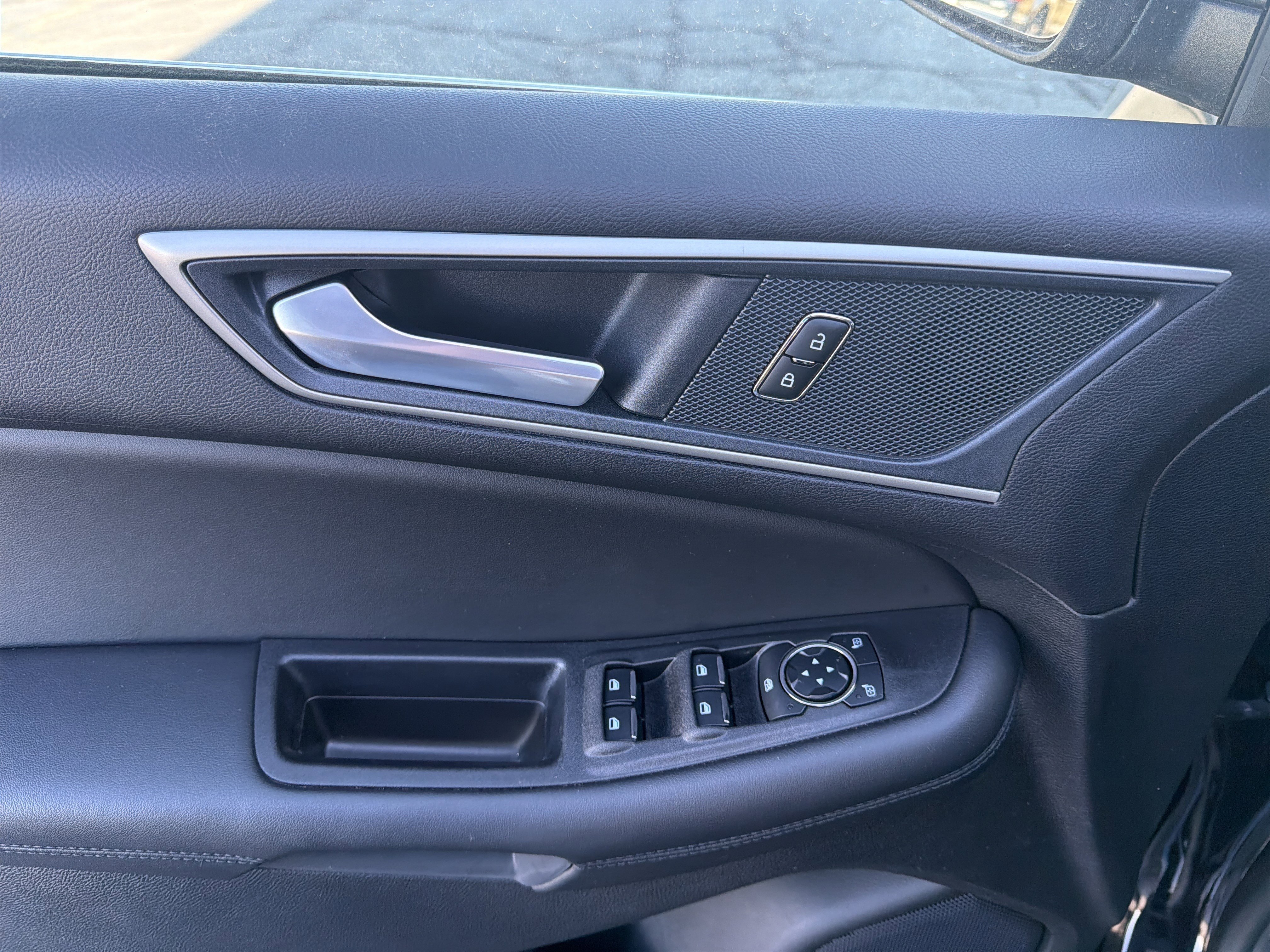 Used 2024 Ford Edge SEL w/ Convenience Package AWD/4WD image 17