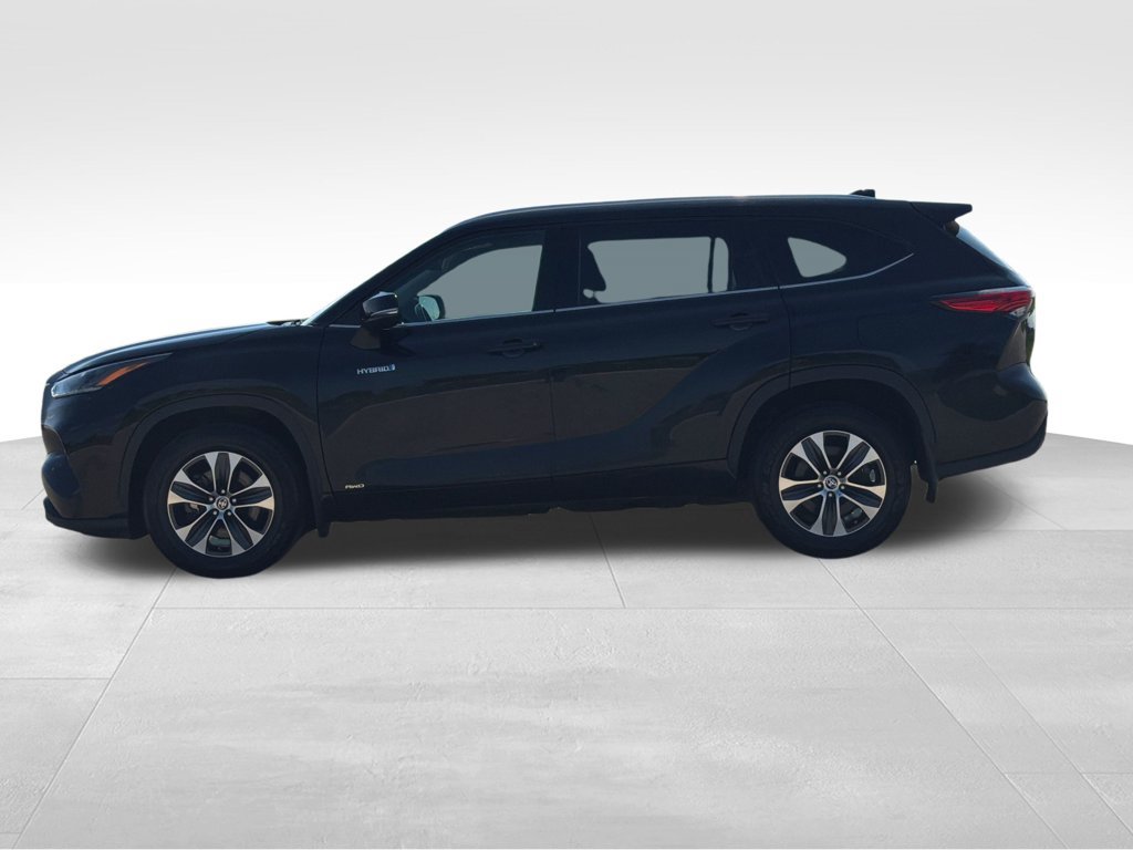 Used 2021 Toyota Highlander XLE AWD/4WD image 23
