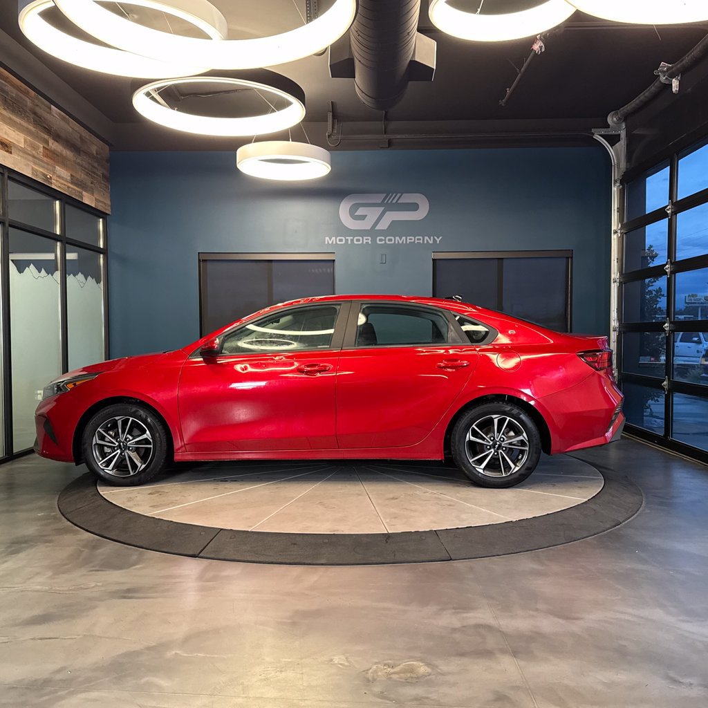 Used 2022 Kia Forte LXS FWD image 6
