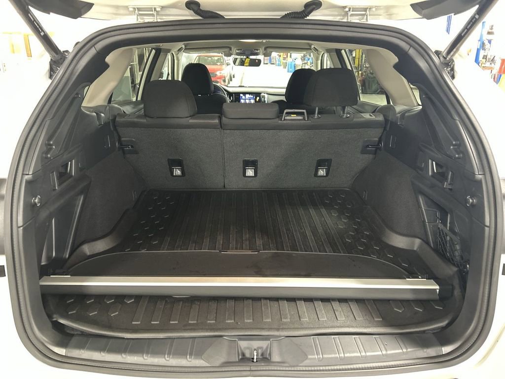 Used 2020 Subaru Outback Premium image 26