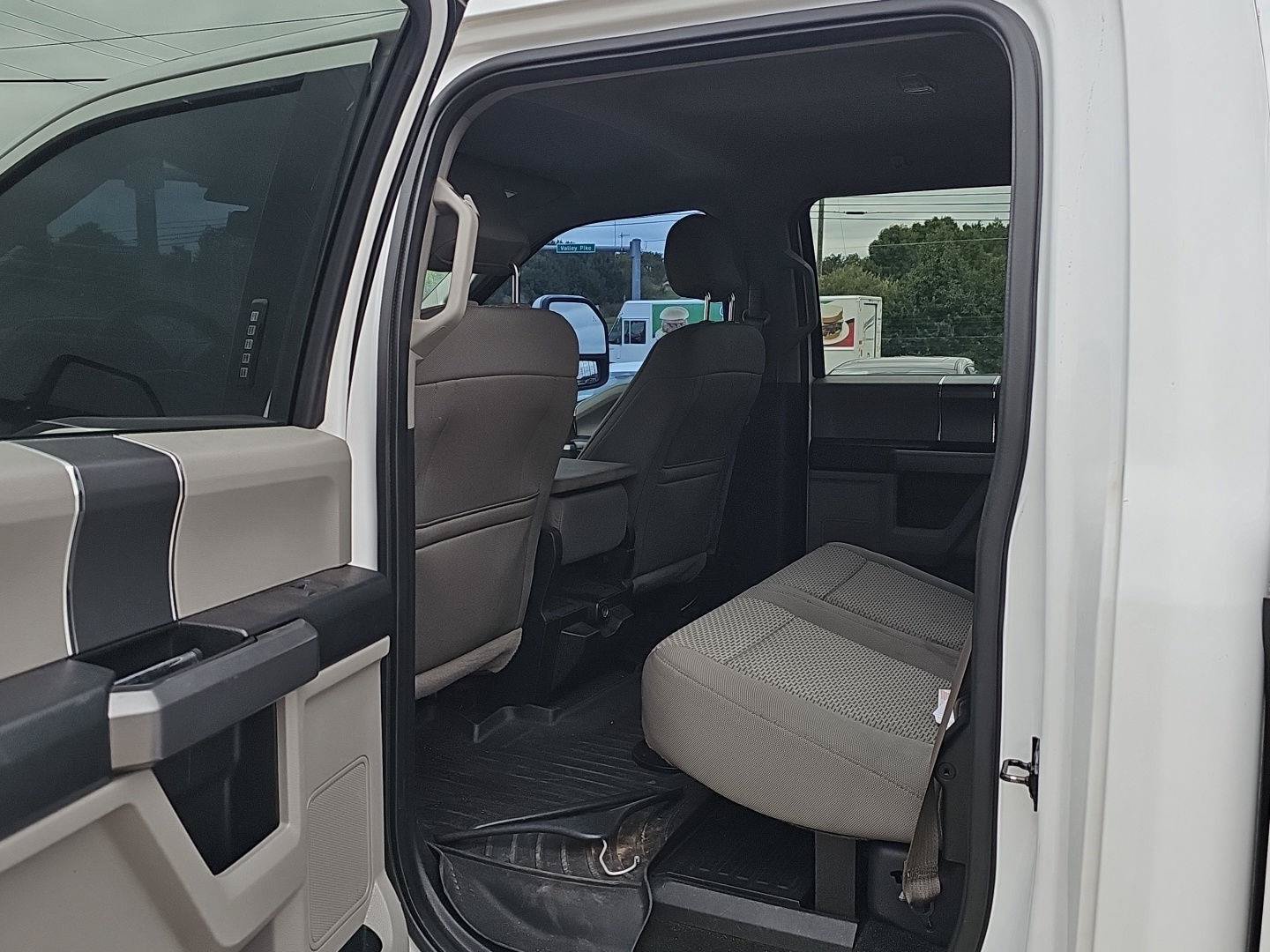 Used 2017 Ford F250 XLT w/ XLT Premium Package AWD/4WD image 19