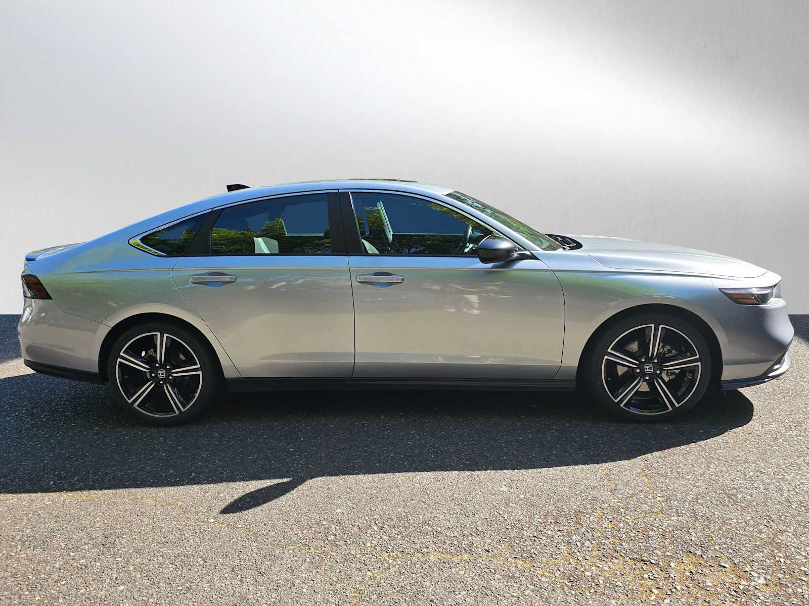 Used 2024 Honda Accord Sport image 2