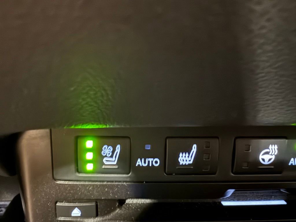 Used 2019 Lexus ES 350 Ultra Luxury FWD image 29