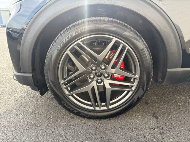 Used 2025 Ford Explorer ST image 9