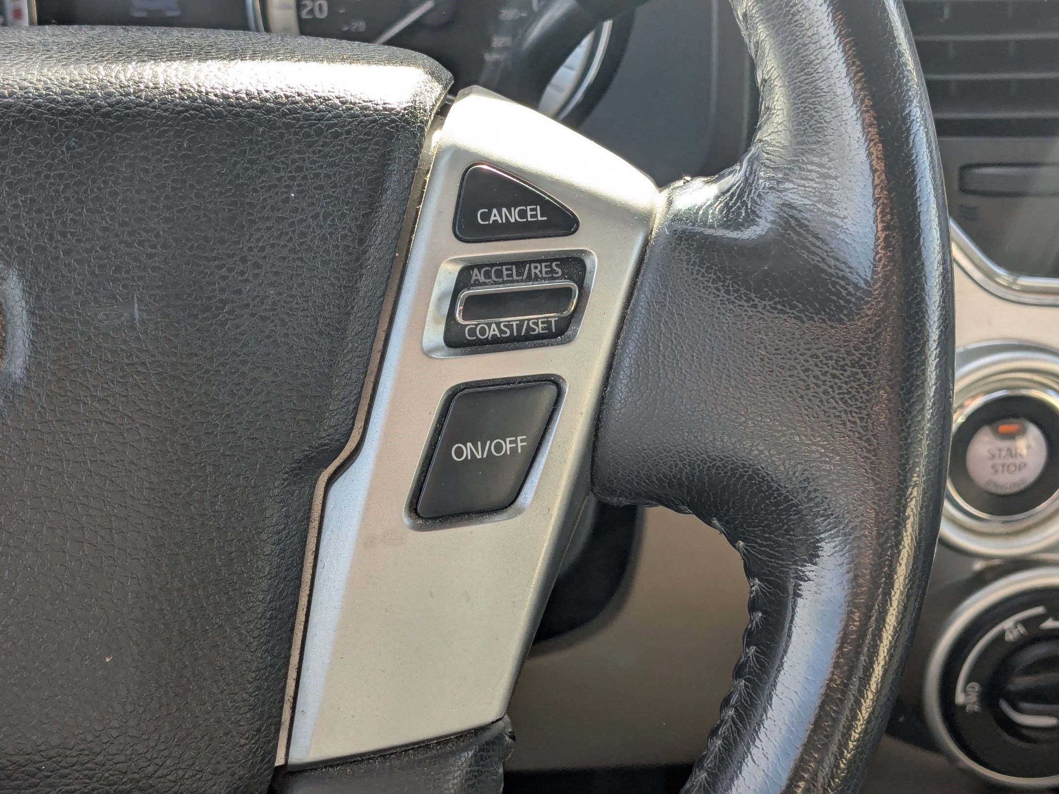 Used 2016 Nissan Titan SV image 20