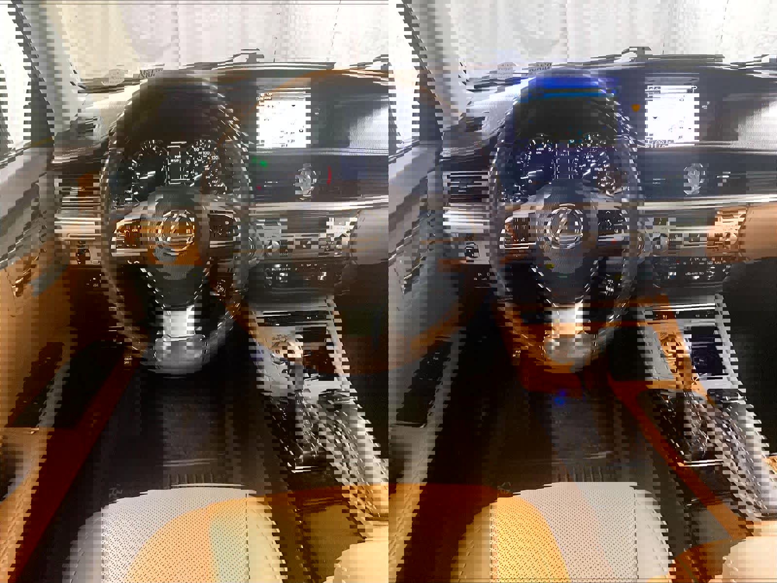 Used 2016 Lexus ES 350 w/ Navigation System Package image 17