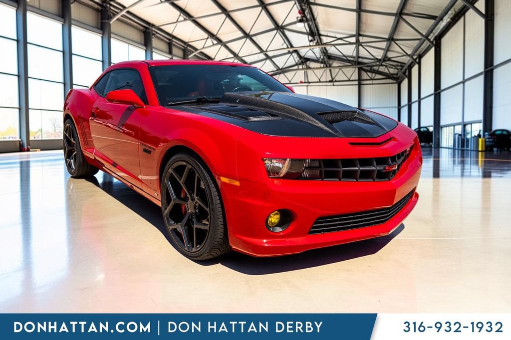 Used 2010 Chevrolet Camaro SS w/ White Stripe Package RWD image 28